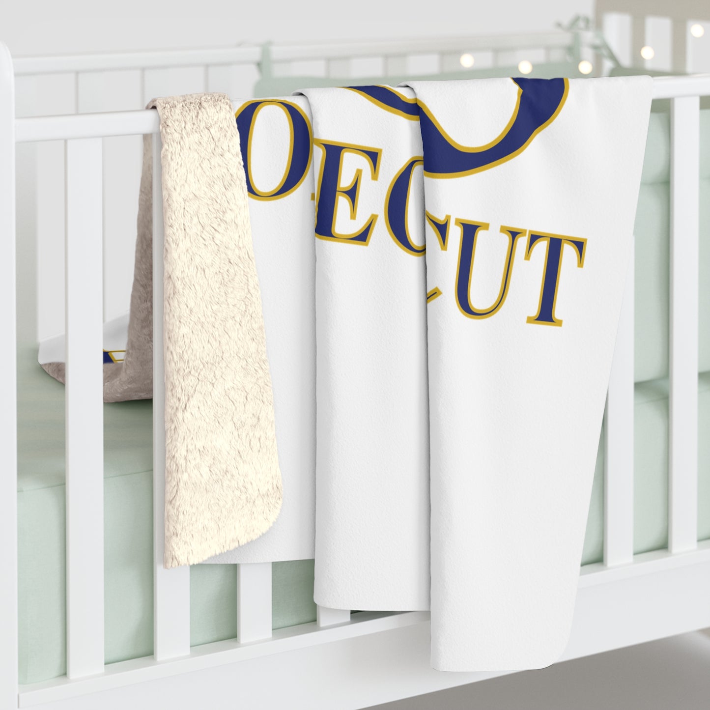 Bridgeport 203 Connecticut Sherpa Fleece Blanket