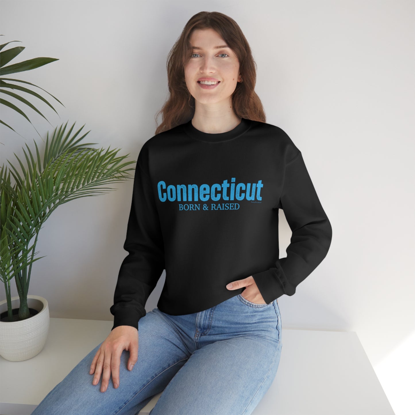 Connecticut Born & Raised Unisex Heavy Blend™ Crewneck Sweatshirt