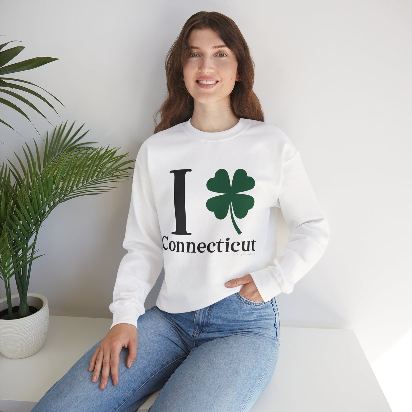 I Clover Connecticut Unisex Heavy Blend™ Crewneck Sweatshirt