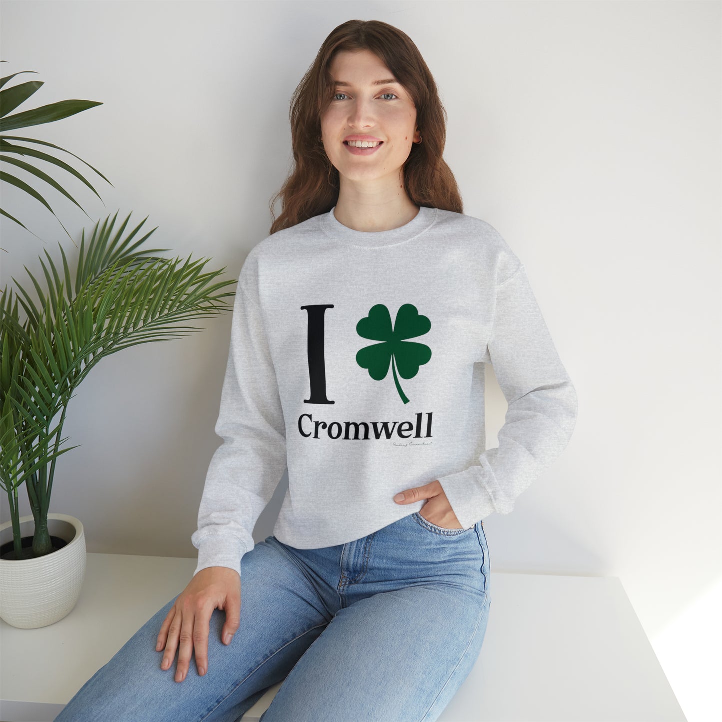 I Clover Cromwell  Unisex Heavy Blend™ Crewneck Sweatshirt (black)