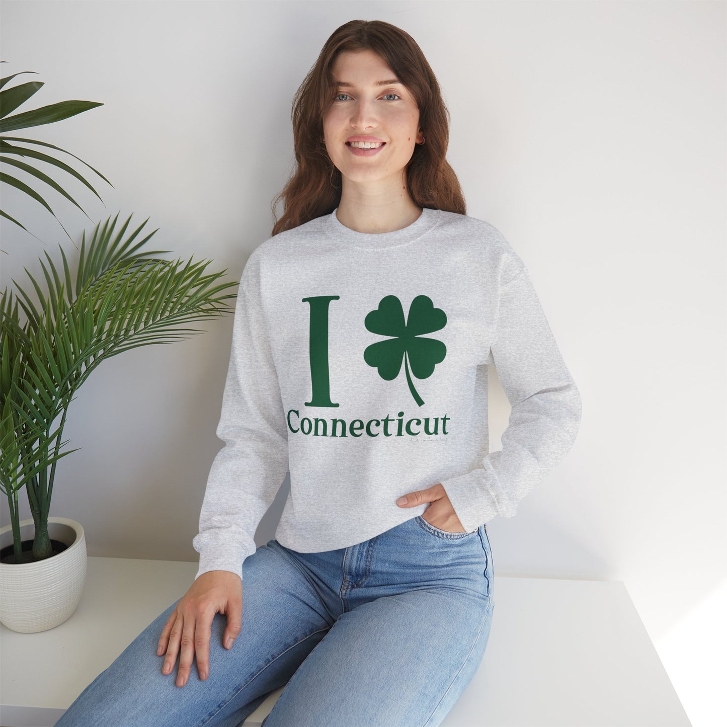I Clover Connecticut  Unisex Heavy Blend™ Crewneck Sweatshirt