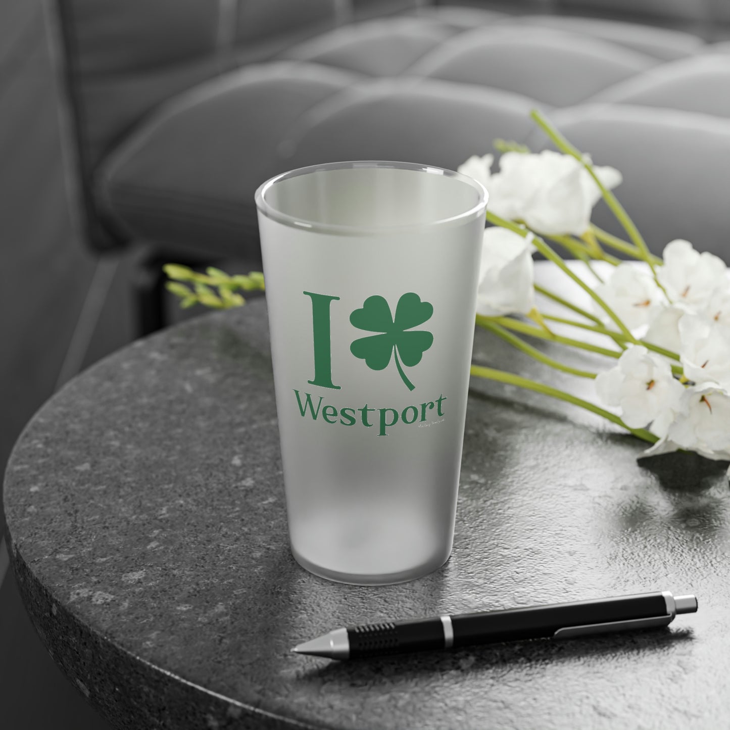 I Clover Westport (Green) Frosted Pint Glass, 16oz