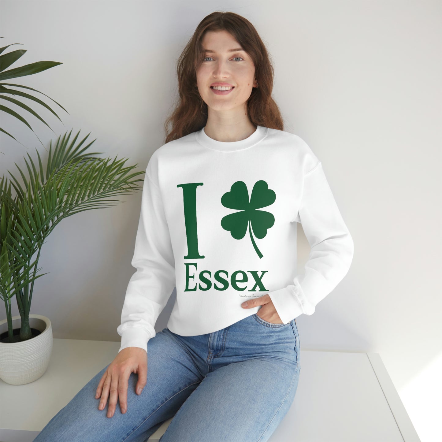 I Clover Essex (Green) Unisex Heavy Blend™ Crewneck Sweatshirt