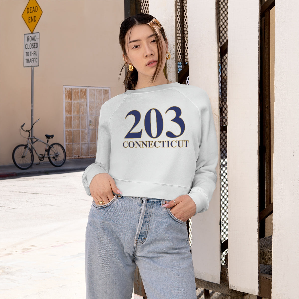 203 Connecticut Women's Cropped Fleece Pullover