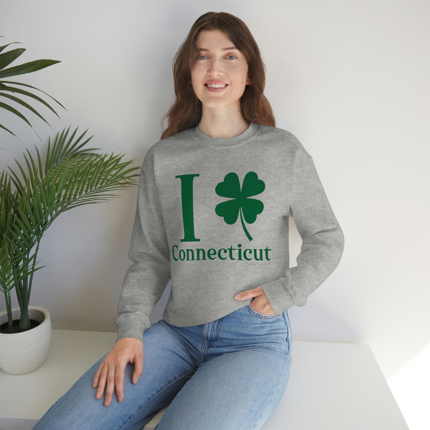 I Clover Connecticut (Green) Unisex Heavy Blend™ Crewneck Sweatshirt