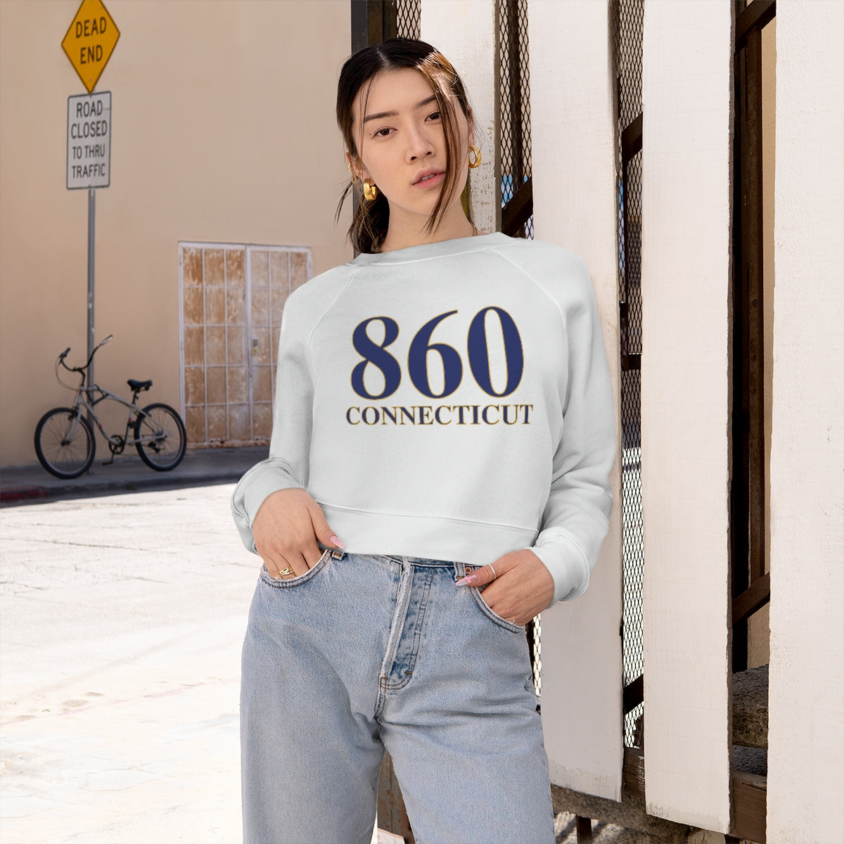 860 Connecticut Women's Cropped Fleece Pullover