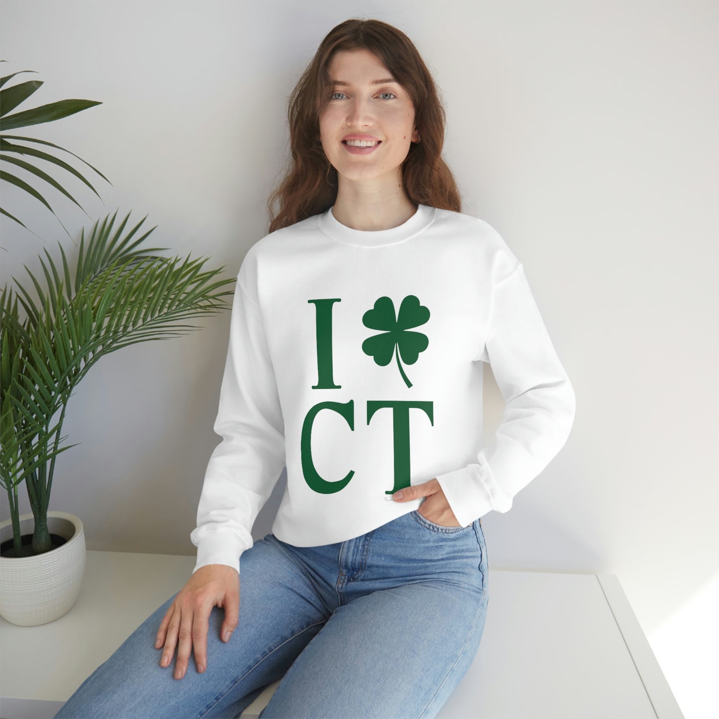 I Clover CT (Green) Unisex Heavy Blend™ Crewneck Sweatshirt