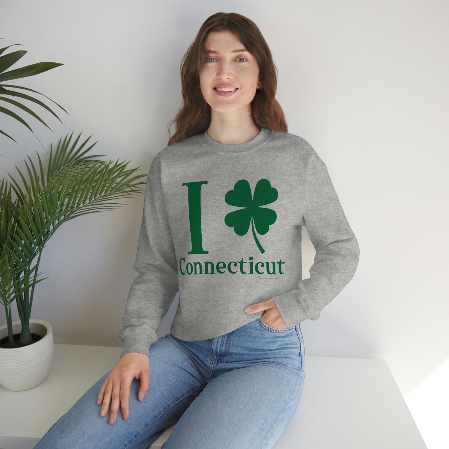 I Clover Connecticut (Green) Unisex Heavy Blend™ Crewneck Sweatshirt