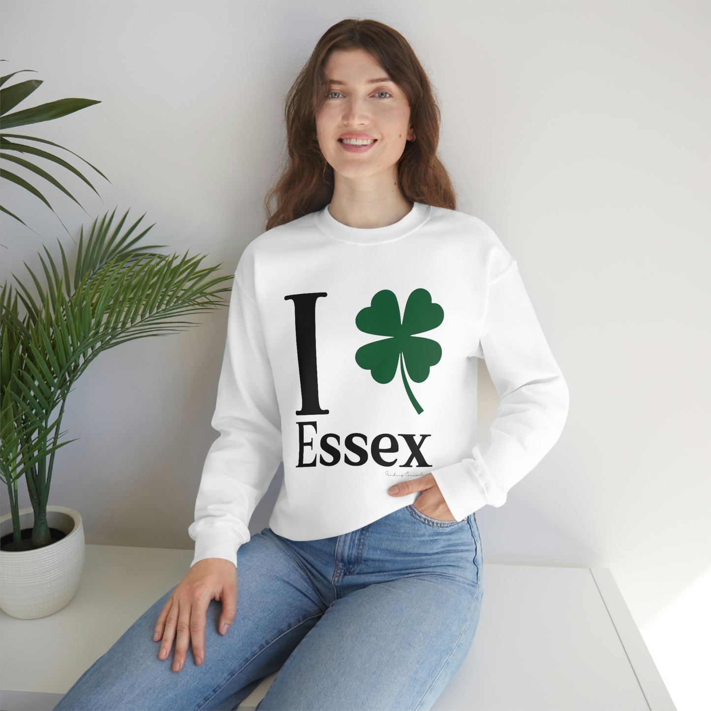 I Clover Essex Unisex Heavy Blend™ Crewneck Sweatshirt