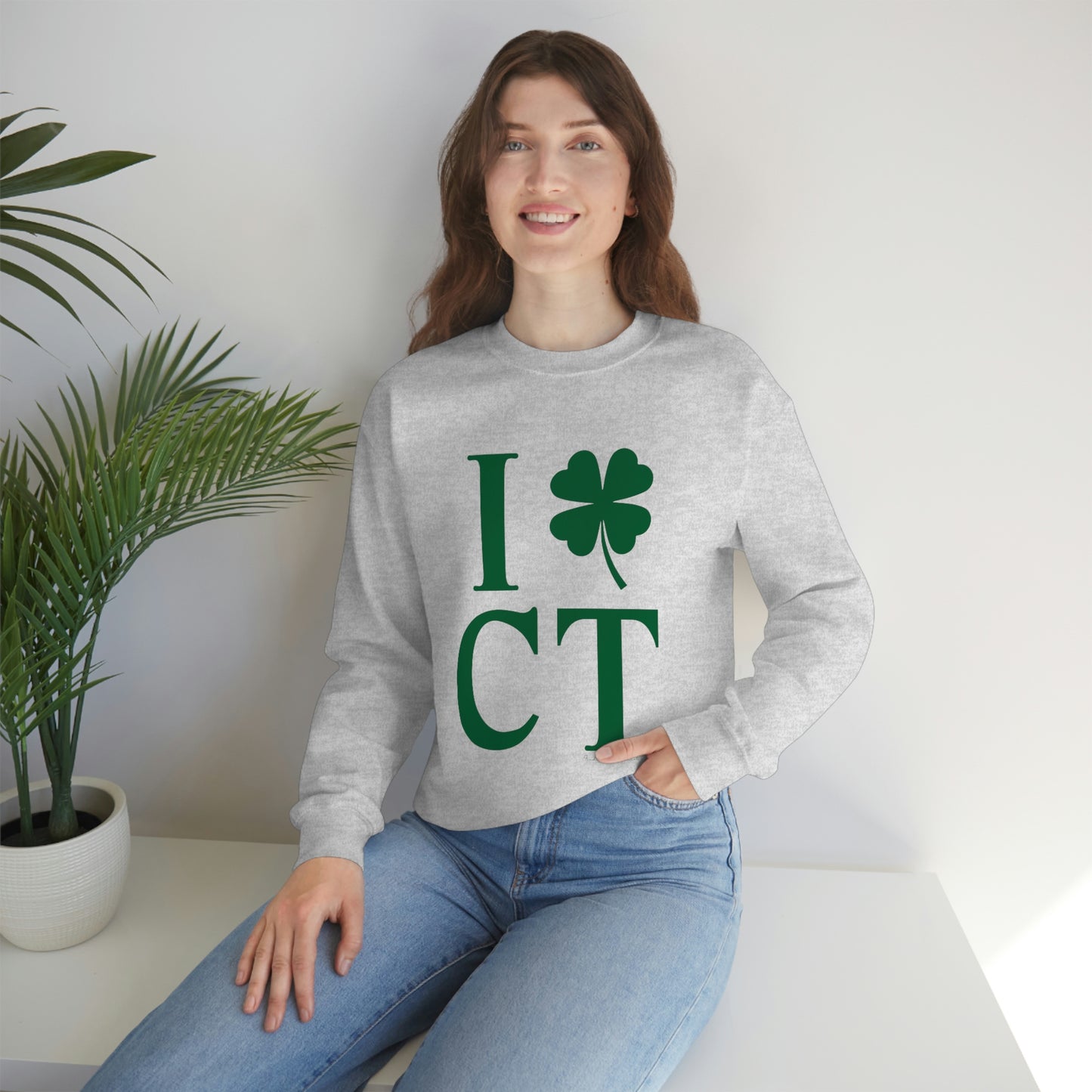 I Clover CT (Green) Unisex Heavy Blend™ Crewneck Sweatshirt